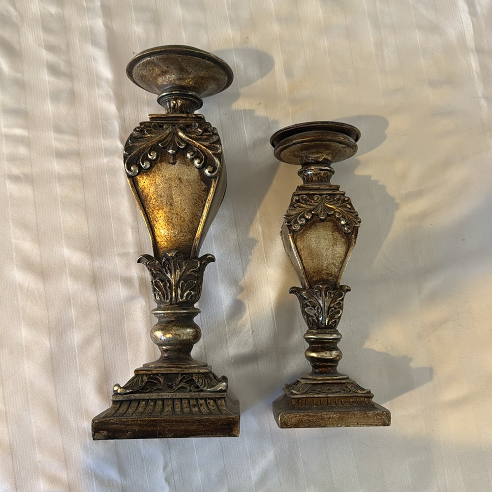 Set of 2 Vintage-Style Gold Ceramic Candle Holders